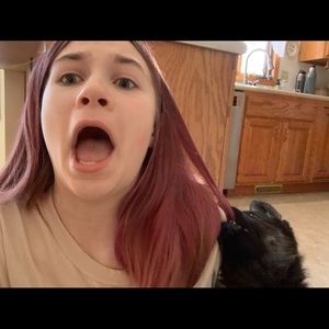 Meet your Posher, Alexis